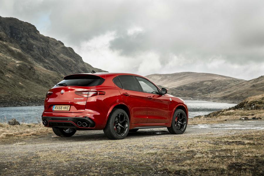  Alfa Romeo Stelvio Quadrifoglio (949) 2018 года  (UK) (фото 8 из 59)